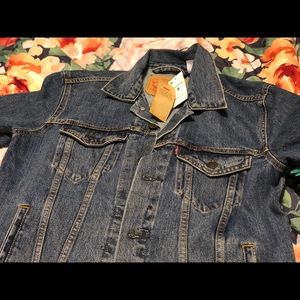 NWT Levi’s Denim Jacket sz S